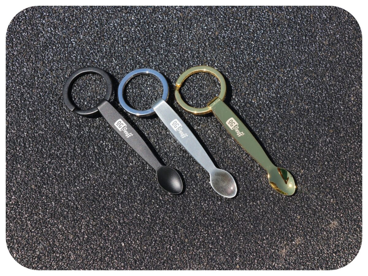 OG Snuff Multicolor Spoon Pendant - Stylish Scoop in Matte Black, Silver, and Gold