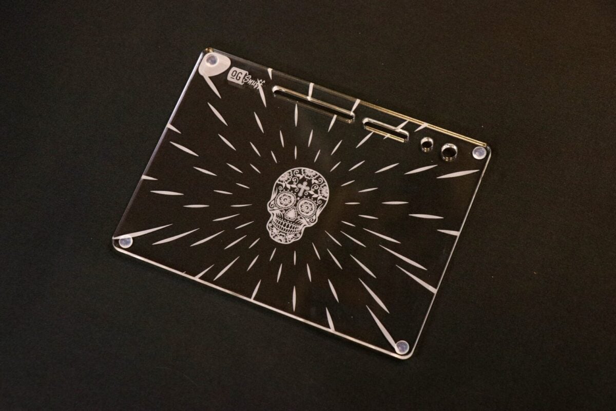 Flying Skull Rolling Tray with light reflective pad !!NEW!! - Image 4