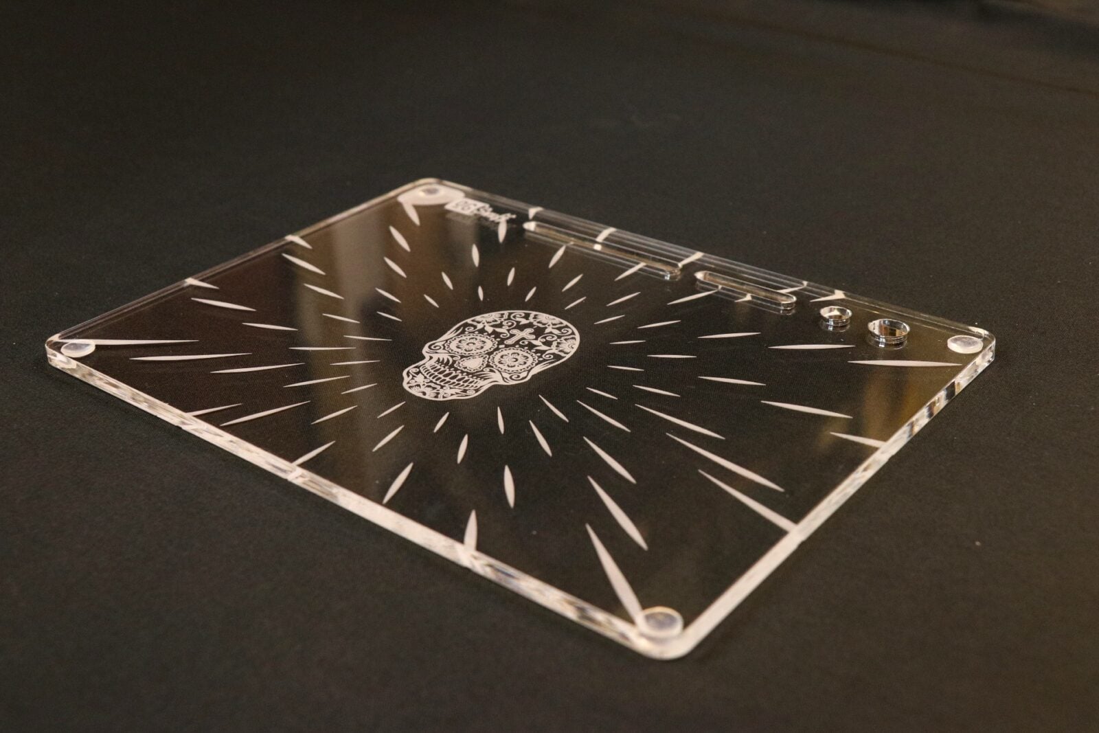 Flying Skull Rolling Tray with light reflective pad !!NEW!! - Image 2